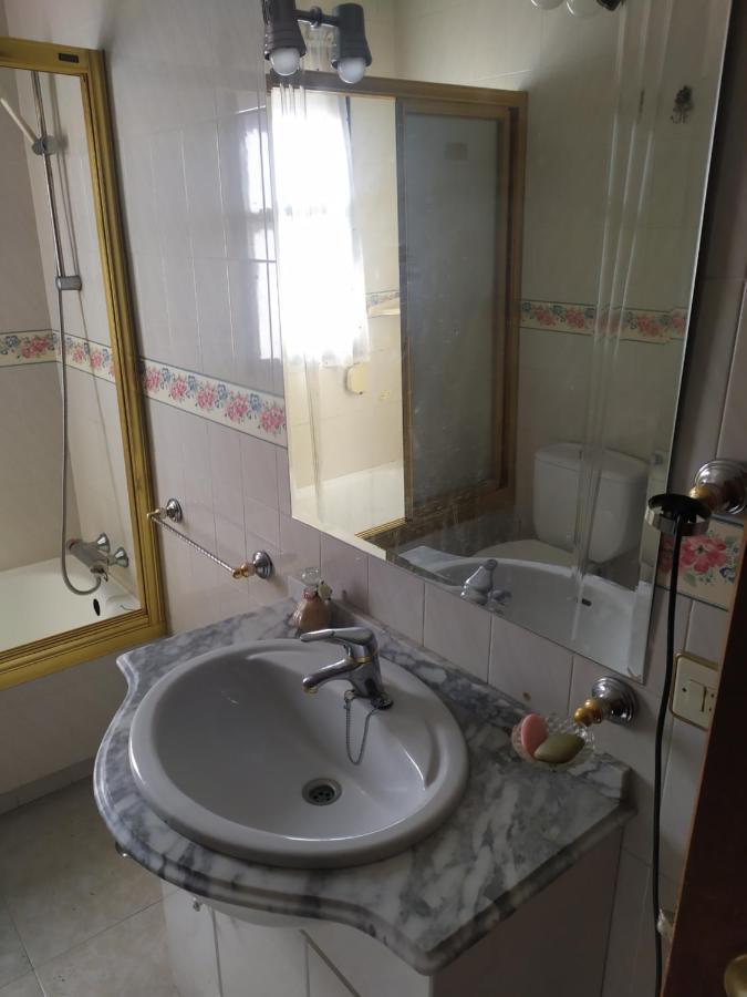 Habitacion Privada Triple Toledo Exterior photo