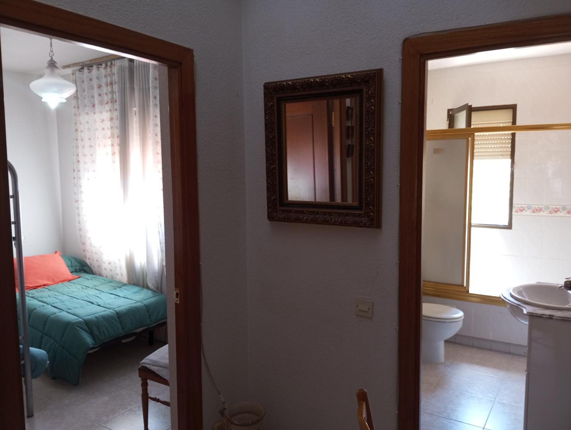 Habitacion Privada Triple Toledo Exterior photo