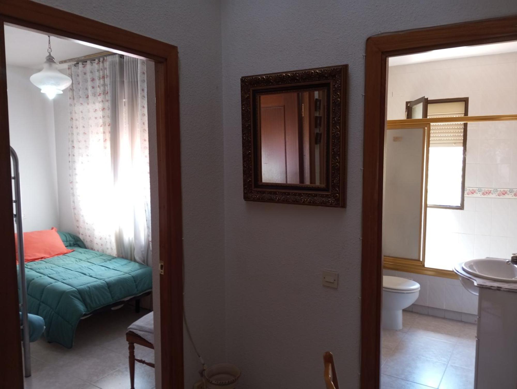 Habitacion Privada Triple Toledo Exterior photo