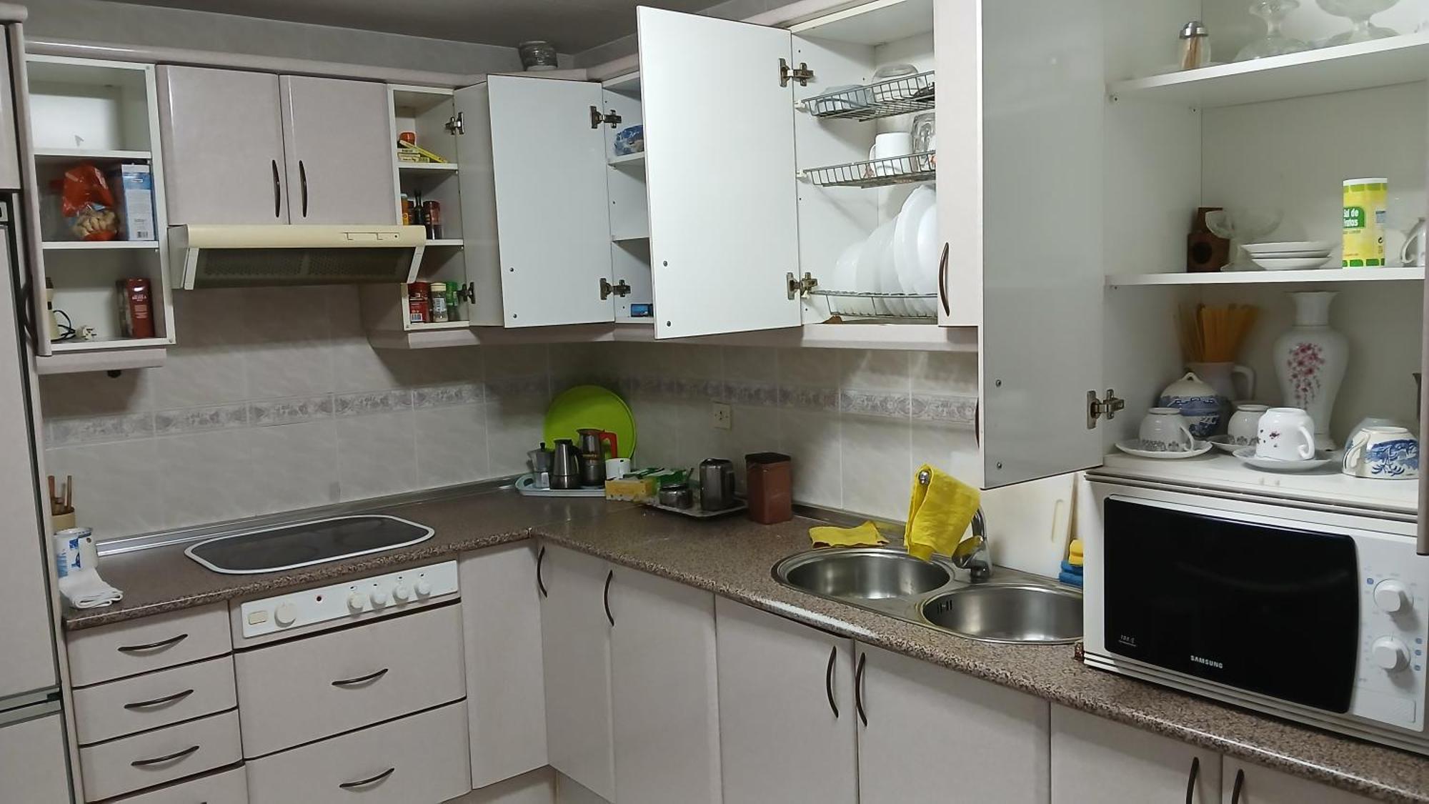 Habitacion Privada Triple Toledo Exterior photo