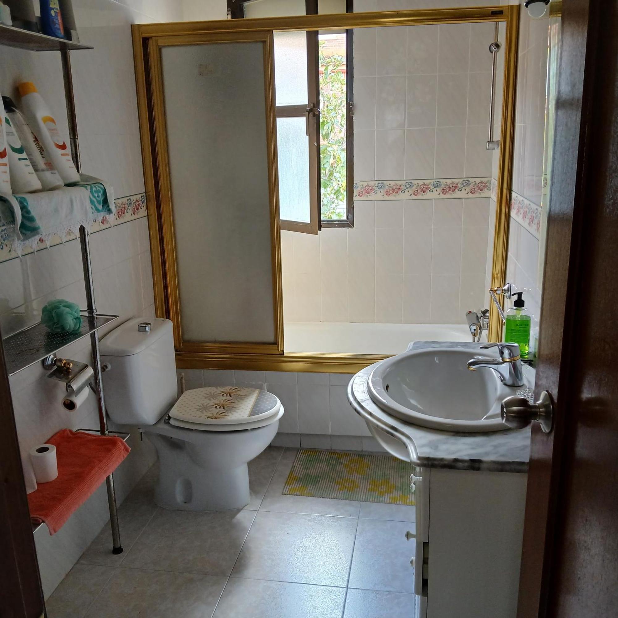 Habitacion Privada Triple Toledo Exterior photo