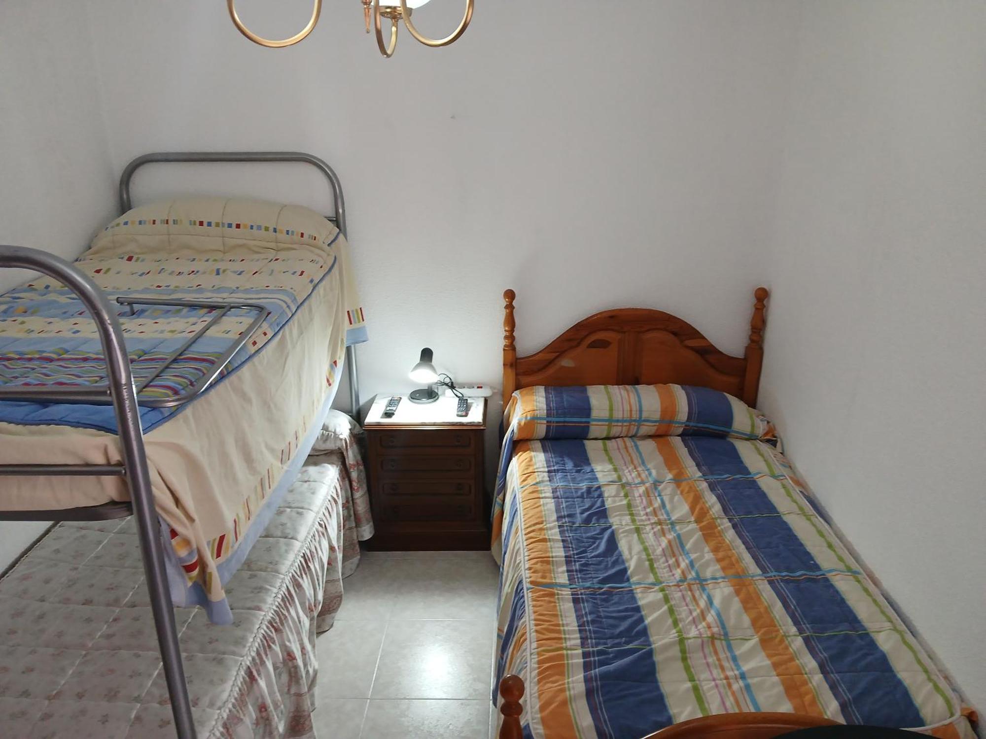 Habitacion Privada Triple Toledo Exterior photo